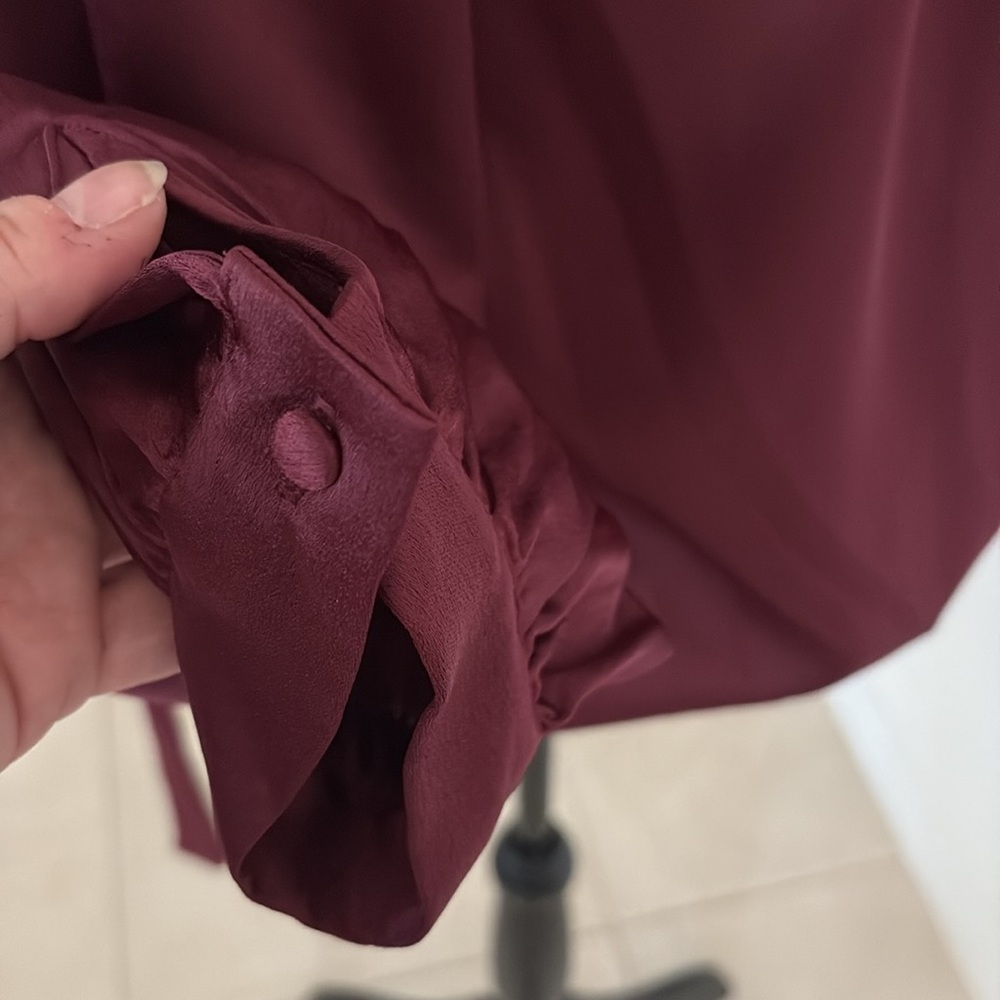 Vince Camuto Off-Shoulder Tie-Hem Blouse in Burgundy - Picture 5 of 7